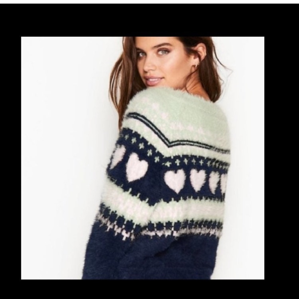 NWT VICTORIA SECRET SOFT PLUSH SWEATER Size LG - Picture 2 of 7